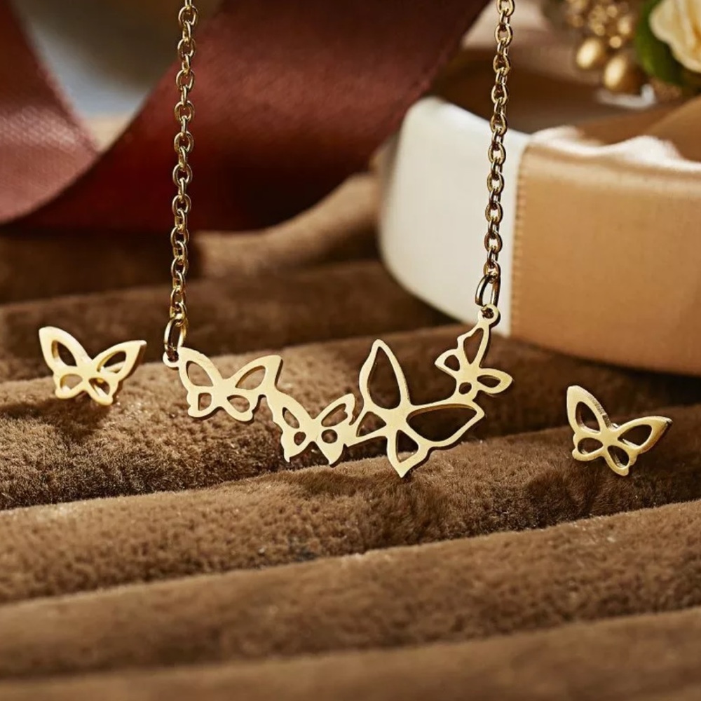 Butterfly Necklace Earrings Set.